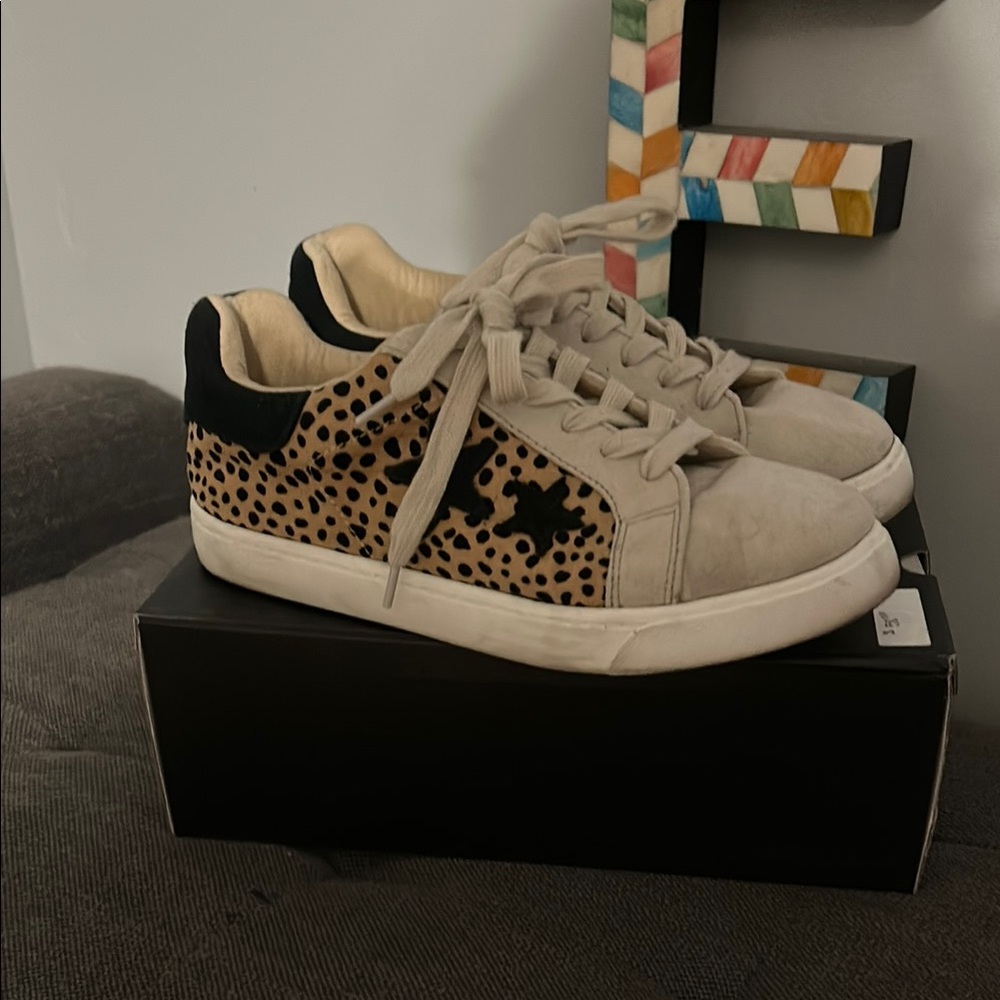 Soda Leopard Print Women's Sneakers